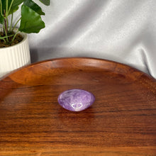 Load image into Gallery viewer, Amethyst Palm Stones
