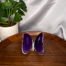 Load image into Gallery viewer, Dyed Agate Butterflies
