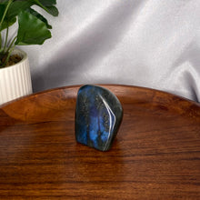 Load image into Gallery viewer, Labradorite Free Forms
